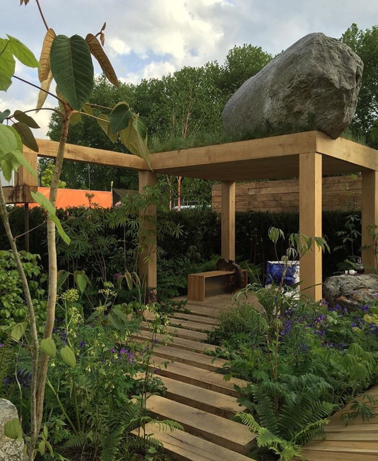 Green oak garden pergola